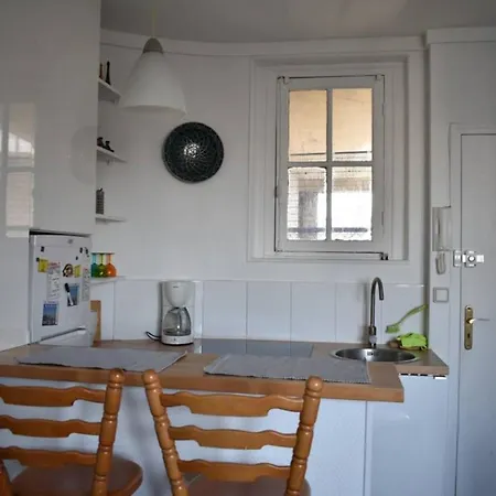 1 Bedroom With Amazing Views In Paris