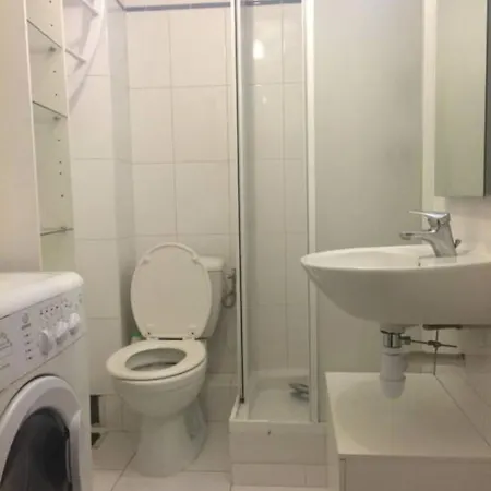 1 Bedroom With Amazing Views In Apartment Paris